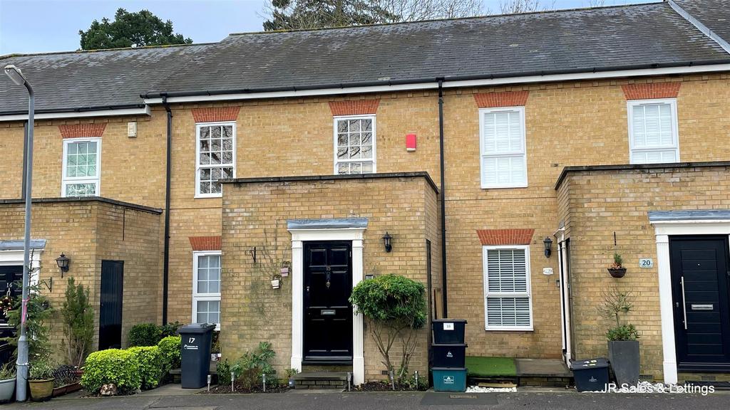 Myles Court, Goffs Oak 2 bed flat for sale £335,000