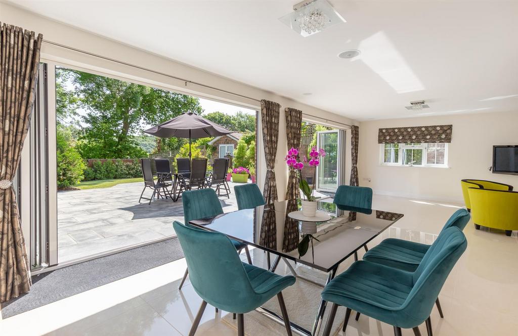 Watergate Road, Newport, Isle of Wight 5 bed detached house for sale