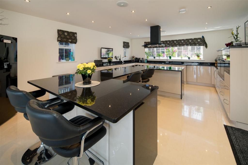 Watergate Road, Newport, Isle of Wight 5 bed detached house for sale