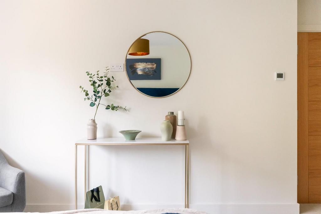 ESIREERTLEZAH - Bedroom H.jpg
