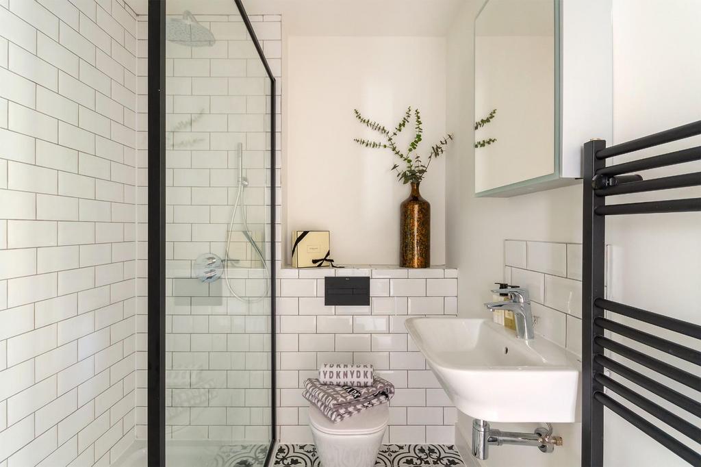 ESIREERTLEZAH - Bathroom C.jpg