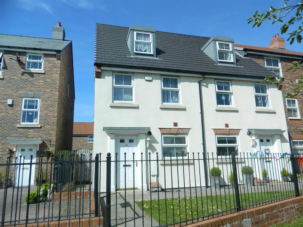 Percy Drive, Thirsk 3 bed townhouse - £900 pcm (£208 pw)