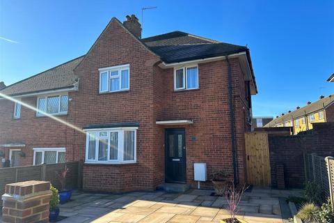 11 Broadcoombe, South Croydon, CR2 8HX