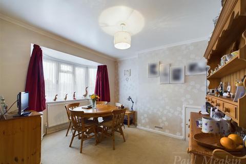 11 Broadcoombe, South Croydon, CR2 8HX