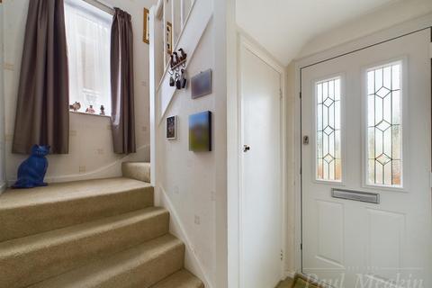 11 Broadcoombe, South Croydon, CR2 8HX