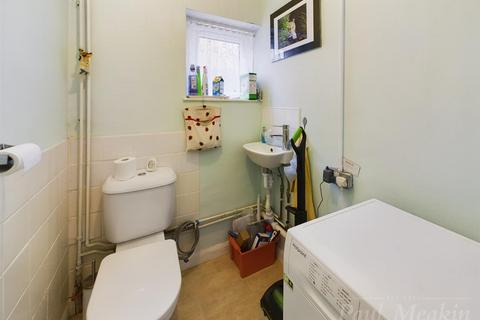 11 Broadcoombe, South Croydon, CR2 8HX