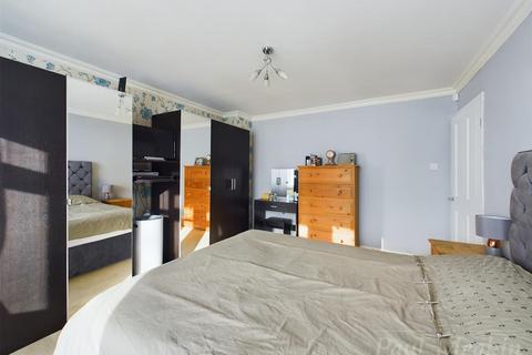 28 Old Farleigh Road, South Croydon, CR2 8PE