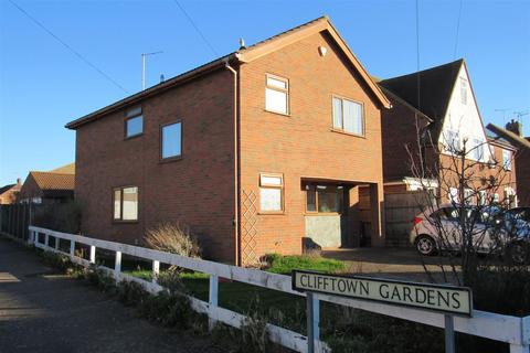 4 bedroom detached house for sale, Sussex Gardens, Herne Bay