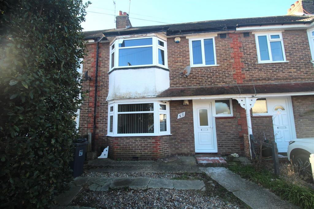 Brittany Road, Worthing BN14 3 bed terraced house £1,750 pcm (£404 pw)