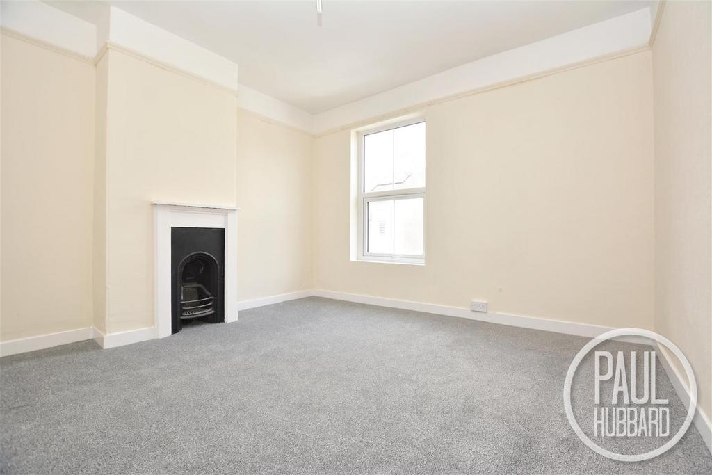 Beaconsfield Road, Lowestoft 3 bed terraced house £775 pcm (£179 pw)