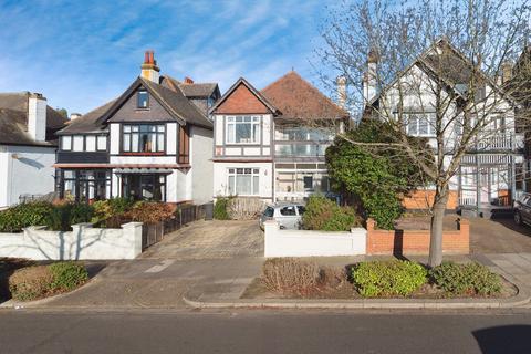 4 bedroom detached house for sale, Crosby Road, Westcliff-on-sea, SS0