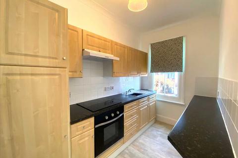 2 bedroom apartment to rent, Leigh on Sea SS9