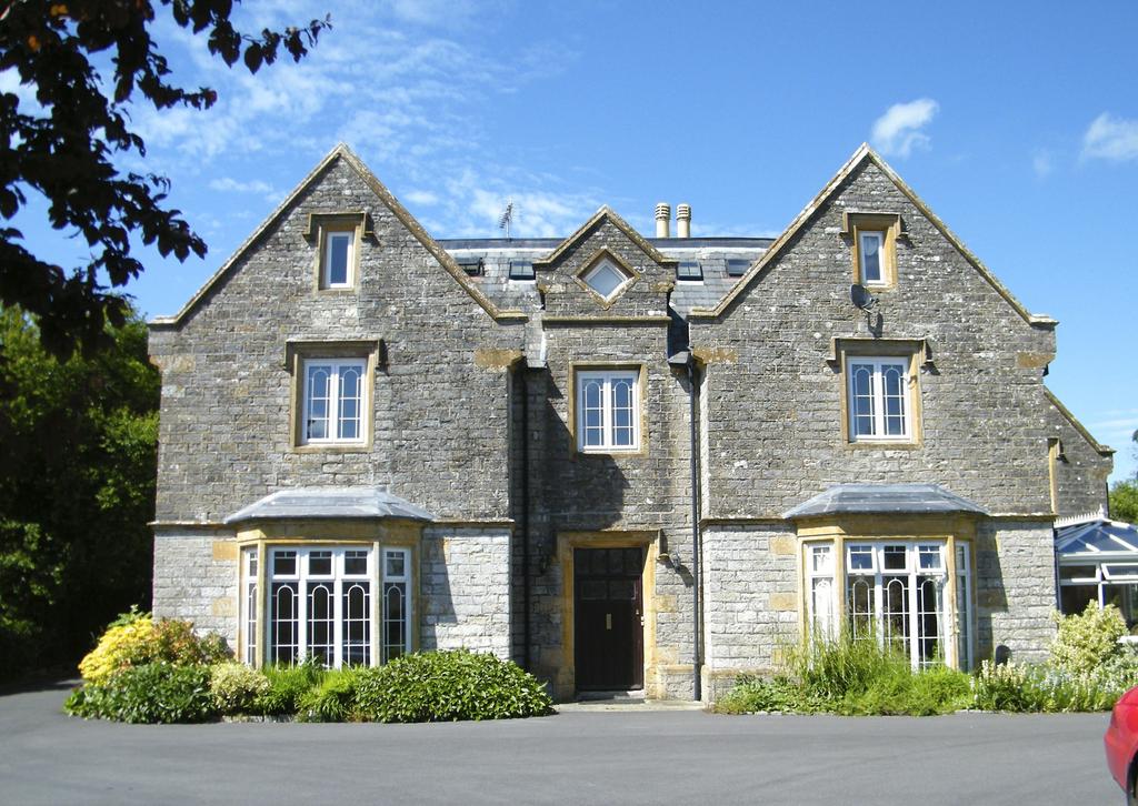 Ainstey Drive, Sparkford BA22 1 bed apartment £725 pcm (£167 pw)