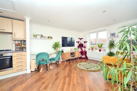 2 bedroom apartment for sale - High Street, Banstead, Surrey, SM7