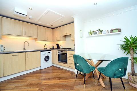 2 bedroom apartment for sale, High Street, Banstead, Surrey, SM7