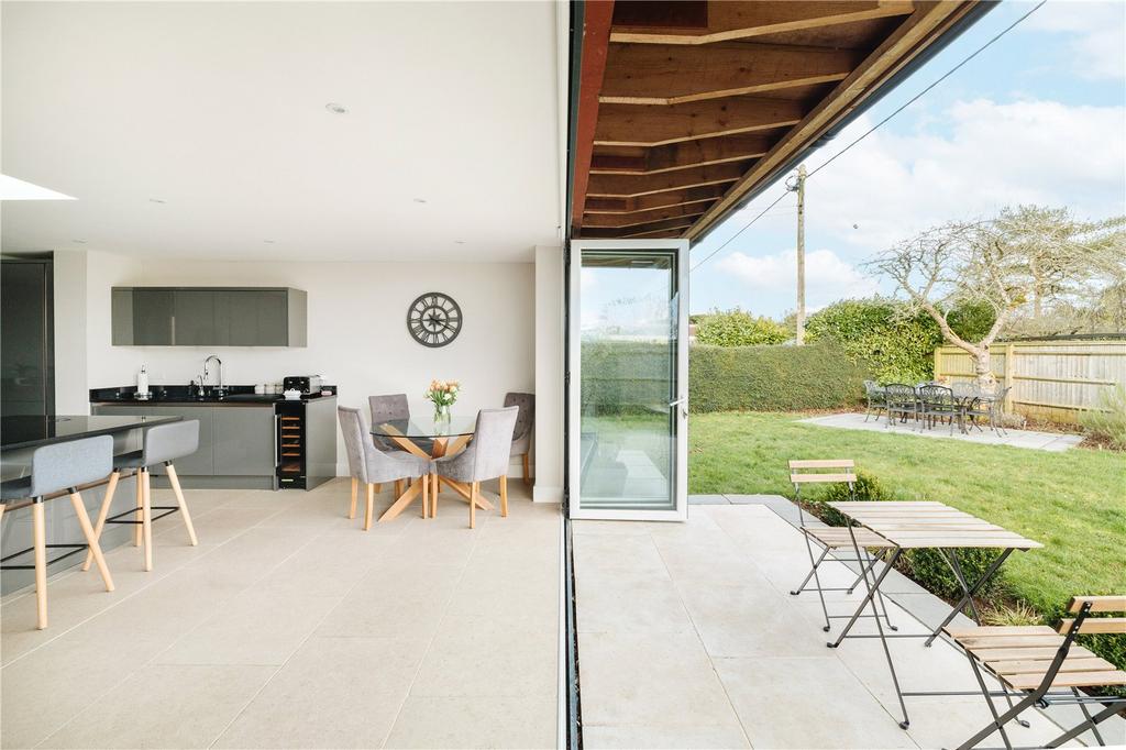 Brize Norton Road, Minster Lovell, Oxfordshire, OX29 4 bed detached