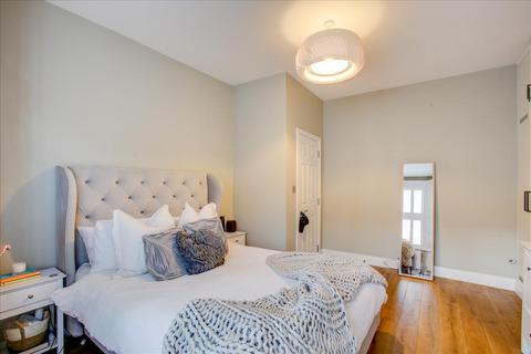 3 Birkbeck Avenue, London, W3 6HX