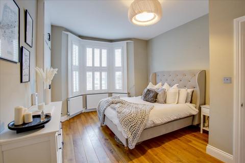 3 Birkbeck Avenue, London, W3 6HX