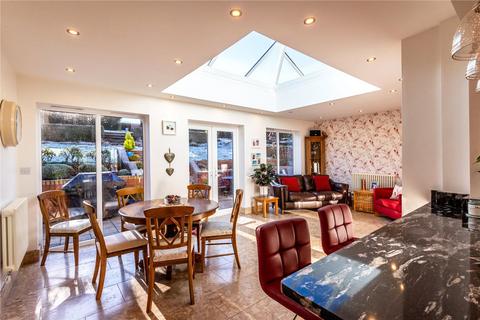 64 Barnfield Crescent, Wellington, Telford, TF1 2EX
