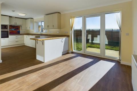 3 bedroom detached bungalow to rent, West End, Haddenham, ELY, Cambridgeshire, CB6