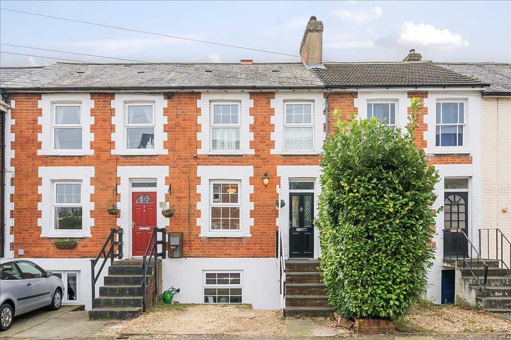 Southern Road, Basingstoke 3 bed terraced house for sale £400,000