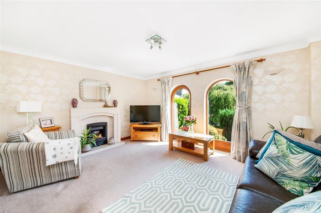 Marsh Lane, Shepley, HD8 4 bed detached house for sale £425,000