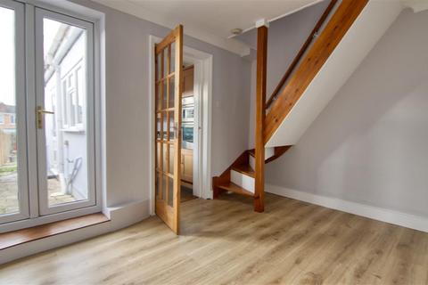 2 bedroom terraced house for sale - Brightlingsea CO7