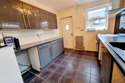 2 bedroom terraced house to rent, Thames Road, Sutton leach, WA9