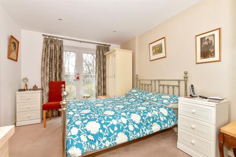 2 bedroom ground floor flat for sale, Stonebridge Road, Canterbury, Kent