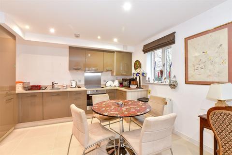 4 Stonebridge Road, Canterbury, CT2 7LN