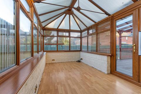 46 Glen Road, Castle Bytham, Grantham, NG33 4RJ