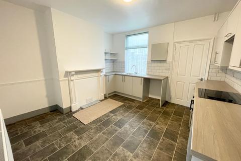 3 bedroom terraced house to rent, Nelson Street, Heanor, Derby, DE75