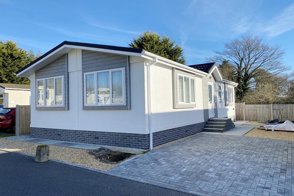 Dorchester Road Lytchett Minster, Poole BH16 6HT 2 bed park home for