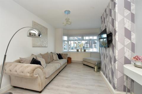 3 bedroom terraced house for sale, Grovehurst Road, Kemsley, Sittingbourne, Kent