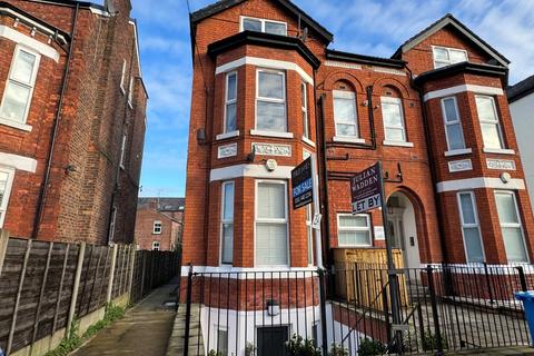 2 bedroom flat to rent, Central Road, Didsbury, Manchester, M20