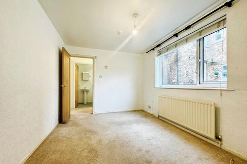 2 bedroom flat to rent, Central Road, Didsbury, Manchester, M20