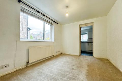 2 bedroom flat to rent, Central Road, Didsbury, Manchester, M20