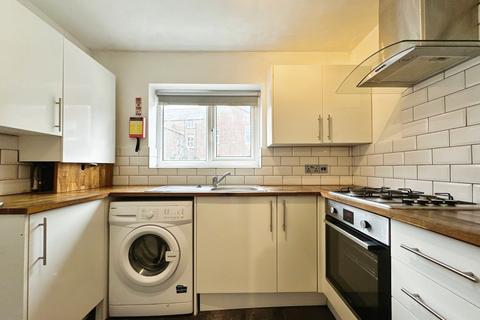 2 bedroom flat to rent, Central Road, Didsbury, Manchester, M20