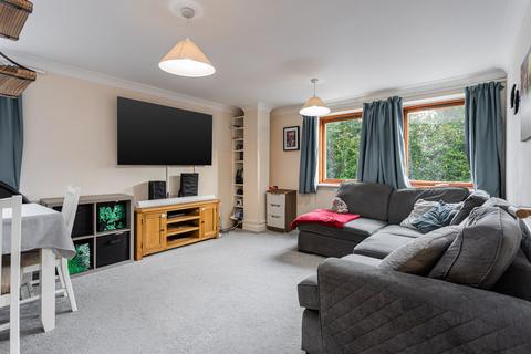 2 bedroom flat for sale, Cantelupe Road, East Grinstead RH19