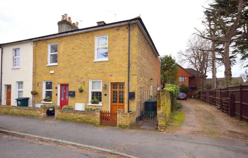 French Street, Lower Sunbury, TW16 2 bed end of terrace house for sale