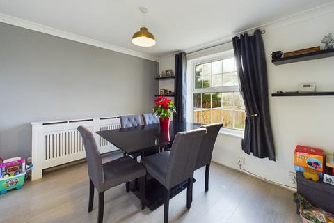 67 Fairfields, Thetford, IP24 1JN