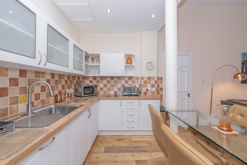 Kitchen Alt