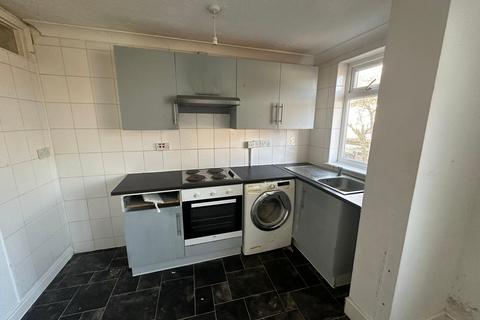 2 bedroom flat to rent, Edith Road, Clacton-On-Sea CO15