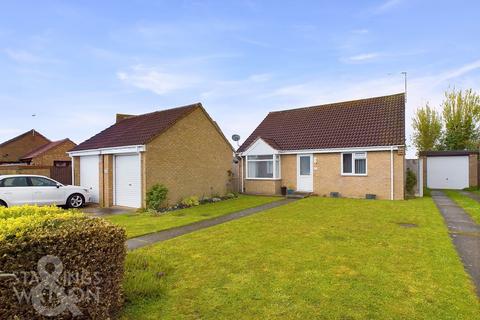 3 bedroom detached bungalow for sale, Planters Grove, Lowestoft