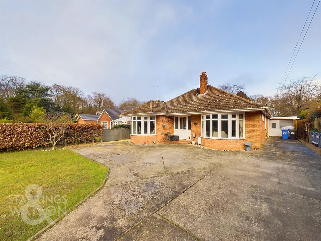 Yarmouth Road, Lowestoft 4 bed detached bungalow for sale £475,000