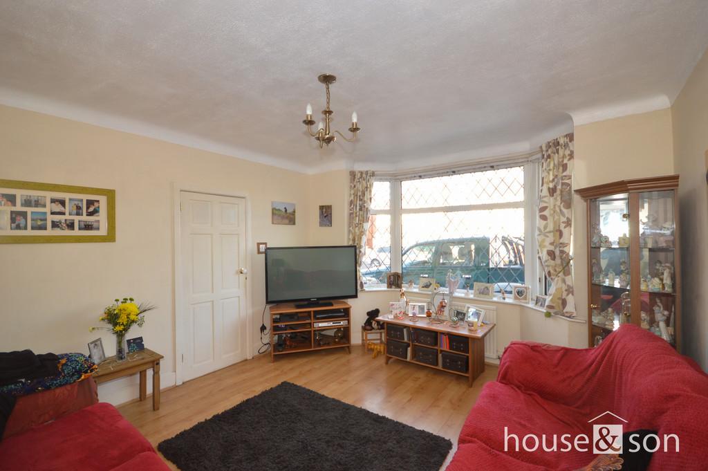 Victoria Avenue, Bournemouth 3 bed detached house £375,000