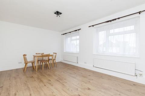 3 bedroom flat to rent, Wentworth Lodge, 1 Wentworth Park, London, N3