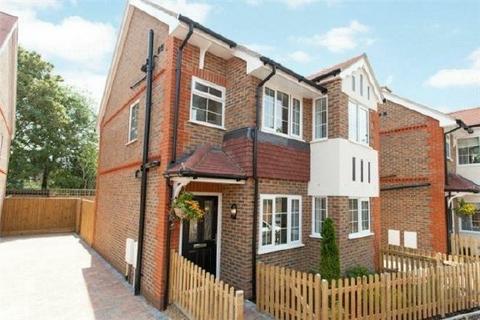 4 bedroom detached house for sale, Edwards Court, Bourne End SL8