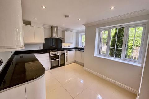 4 bedroom detached house for sale, Edwards Court, Bourne End SL8