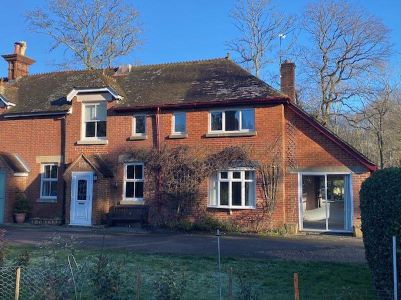 Botley Road, Southampton SO32 3 bed character property £1,500 pcm (£